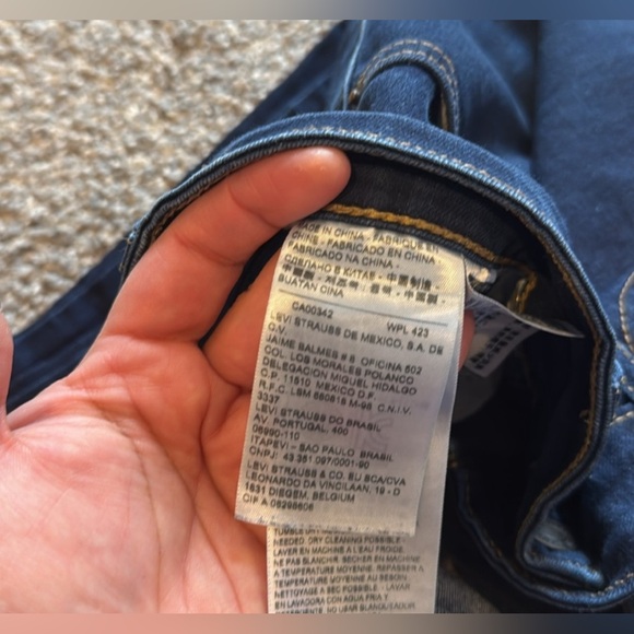 THREE JEAN BUNDLE: Levi’s 711 Skinny Jeans - Picture 10 of 16